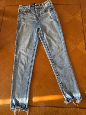 Buckle Black Light Blue Distressed Women's Jeans